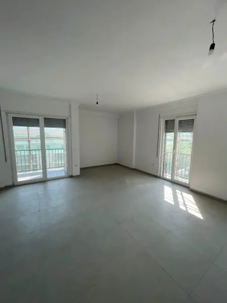 Tirane, shitet apartament 2+1+Aneks+Ballkon Kati 4, 86 m² 90.300 € (institut)