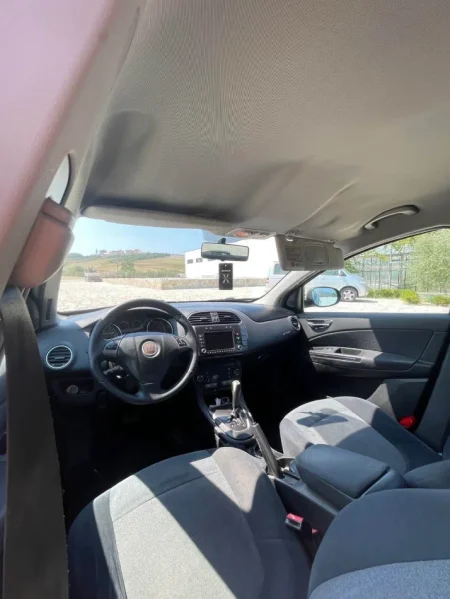 Tirane, shes makine Fiat Bravo Multijet 1.6 nafte Nafte, e zeze automatik Kondicioner 214 km 3.500 €