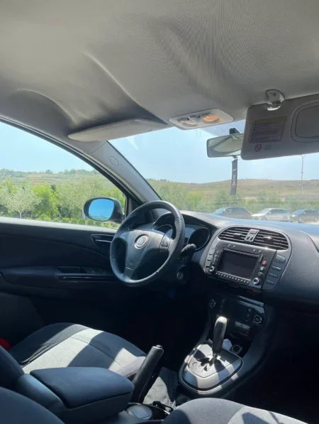 Tirane, shes makine Fiat Bravo Multijet 1.6 nafte Nafte, e zeze automatik Kondicioner 214 km 3.500 €