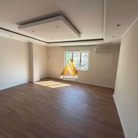 Tirane, jepet me qera ambjent biznesi Kati 4, 178 m² 1.800 € (SHESHI WILLSON)