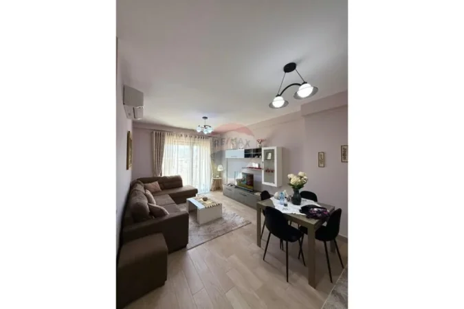 Shqiperi, jepet me qera apartament 1+1 , 80 m² 600 € (21 Dhjetori)