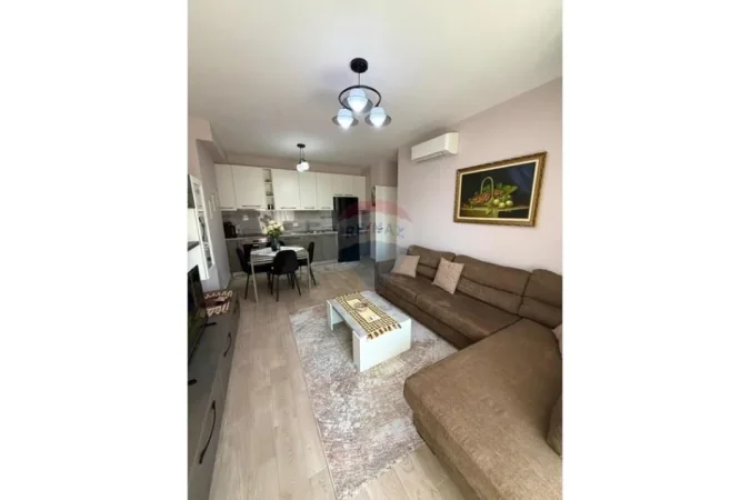 Shqiperi, jepet me qera apartament 1+1 , 80 m² 600 € (21 Dhjetori)