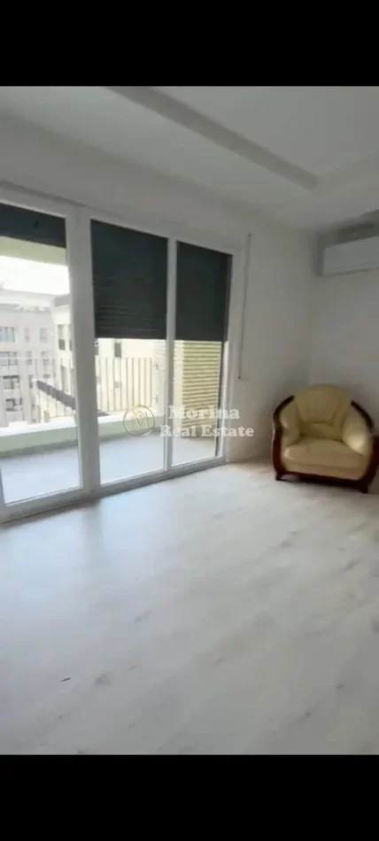 Tirane, jepet me qera apartament 2+1 Kati 9, 115 m² 500 € (Ish Fusha E Aviacionit)