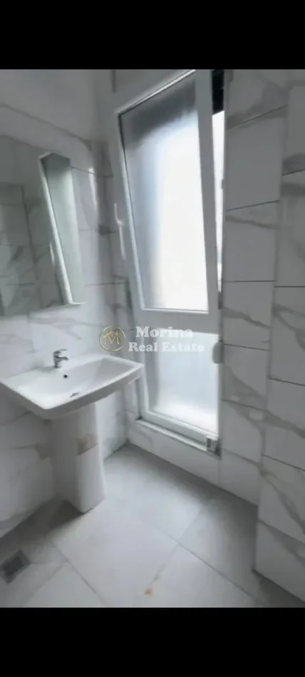 Tirane, jepet me qera apartament 2+1 Kati 9, 115 m² 500 € (Ish Fusha E Aviacionit)