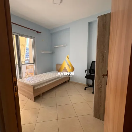 Tirane, jepet me qera apartament 2+1 Kati 4, 80 m² 650 € (Rruga Riza cerova)