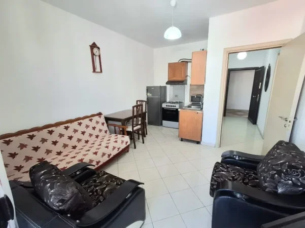 Tirane, jepet me qera apartament 1+1+Ballkon Kati 8, 67 m² 350 mije leke