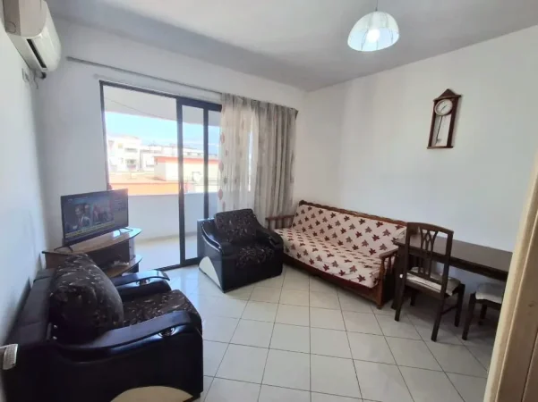Tirane, jepet me qera apartament 1+1+Ballkon Kati 8, 67 m² 350 mije leke