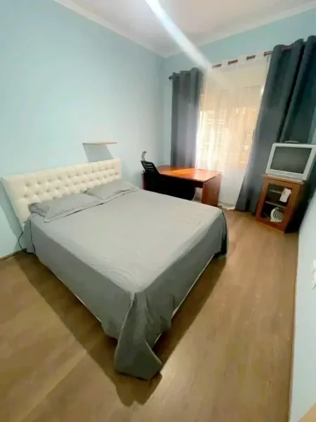 Tirane, jepet me qera apartament 2+1+Ballkon Kati 1, 85 m² 400 € 