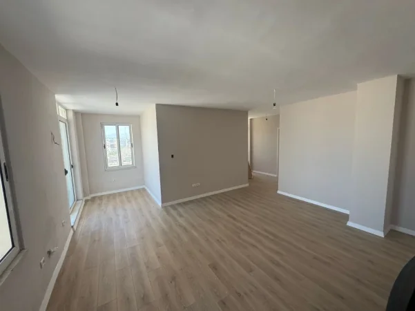 Tirane, shitet apartament 2+1+Ballkon Kati 9, 109 m² 170.000 € (Kompleksi Fratari)