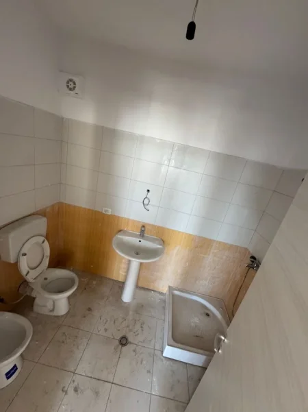 Tirane, shitet apartament 2+1+Ballkon Kati 9, 109 m² 170.000 € (Kompleksi Fratari)