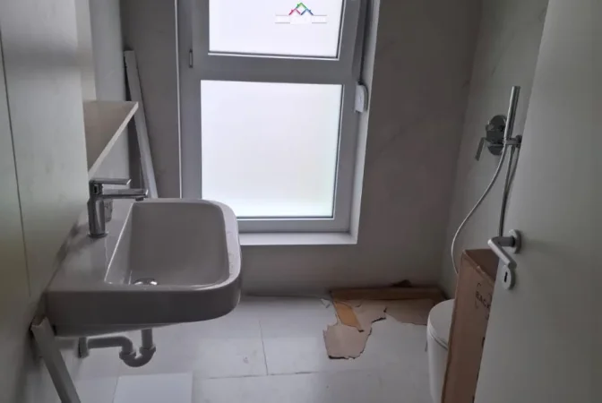 Tirane, jepet me qera apartament 1+1 Kati 2, 50 m² 470 € (Rruga Pasho Hysa)