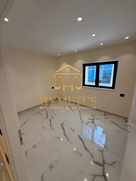 Tirane, jepet me qera Vile 3+1 , 80 m² 1.000 € (prane Ambasades Amerikane)