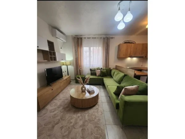 Tirane, jepet me qera apartament 2+1+Ballkon Kati 3, 81 m² 600 € 