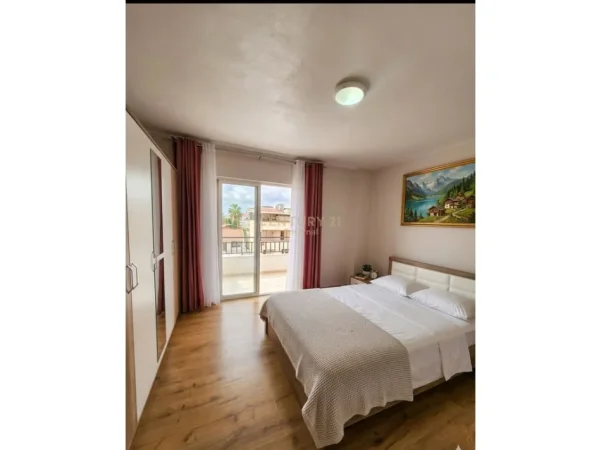 Tirane, jepet me qera apartament 2+1+Ballkon Kati 3, 81 m² 600 € 