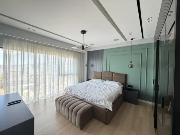 Tirane, jepet me qera apartament duplex 4+1 Kati 11, 240 m² 3.500 € (SQUARE 21)