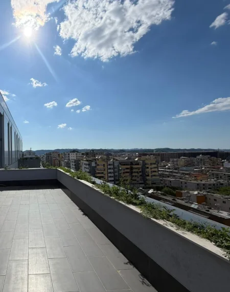 Tirane, jepet me qera apartament duplex 4+1 Kati 11, 240 m² 3.500 € (SQUARE 21)