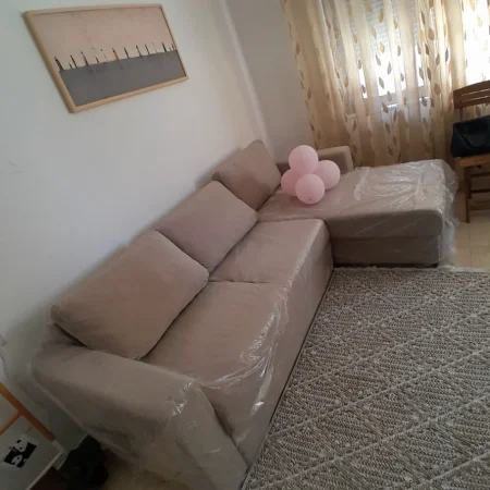 21 Dhjetori jepet me qera apartament 1+1+Aneks+Ballkon Kati 2, 65 m² 45,000 ALL (fatura e ujit e perfshire ne qera)