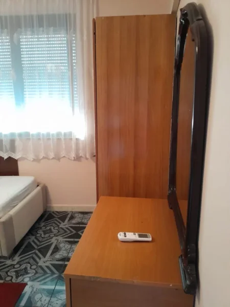Tirane, jepet me qera apartament 2+1 Kati 2, 80 m² 600 € (Bulevardi Zogu I Pare)