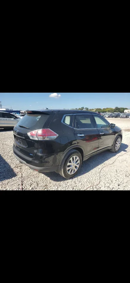 Tirane, shitet SUV Benzin, e zeze automatik Klima 48.000 km 580.000 €