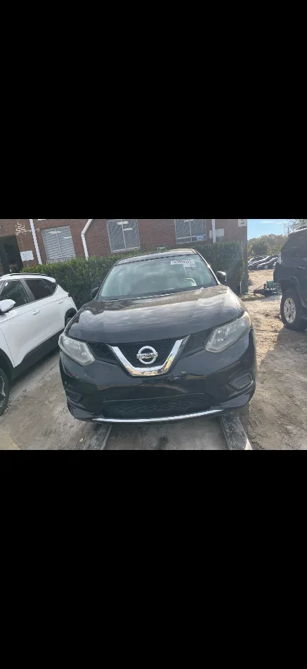 Tirane, shitet SUV Benzin, e zeze automatik Klima 48.000 km 580.000 €