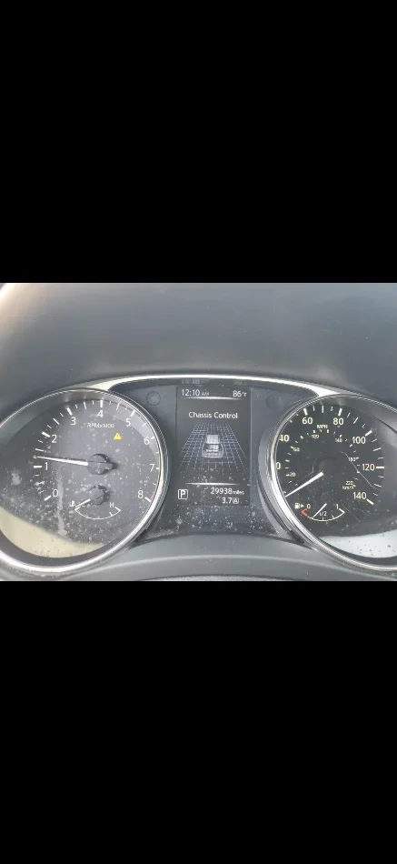 Tirane, shitet SUV Benzin, e zeze automatik Klima 48.000 km 580.000 €