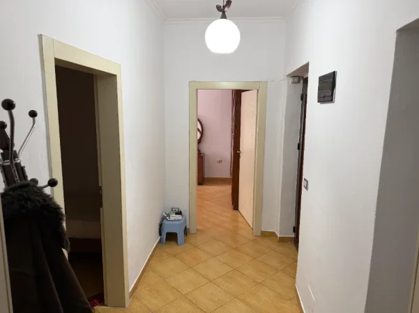 Shitet apartament 2+1 Kati 0, (75-85 m²  net) 155.000 €. Rruga Pandeli Cale 40, Tiranë, Albania (Pas shkolles 26 Nentori, Tirane)