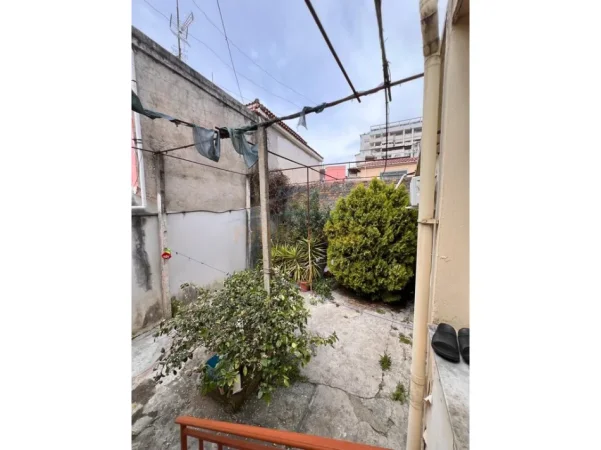 shitet shtepi 2+1 Kati 1, 142 m² 150.000 €