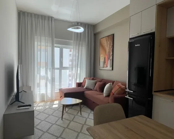 Tirane, jepet me qera apartament 1+1 Kati 8, 48 m² 450 € (Rruga Ali demi)