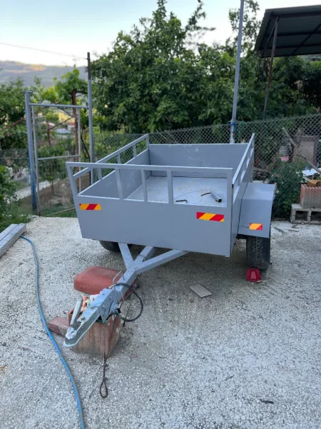 Tirane, shes rimorkio makine per transport ngarkesash , 450 €