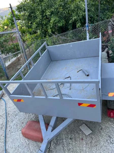 Tirane, shes rimorkio makine per transport ngarkesash , 450 €
