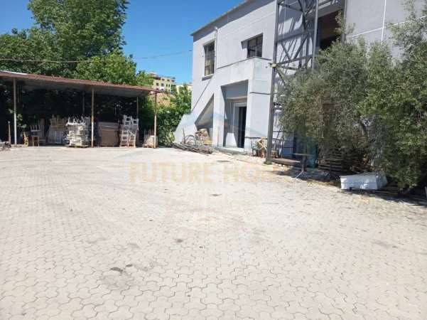 Tirane, Jepet Me Qera , Kapanon , Kati 0, 944 m² 5.000 € (MISTO MAME)