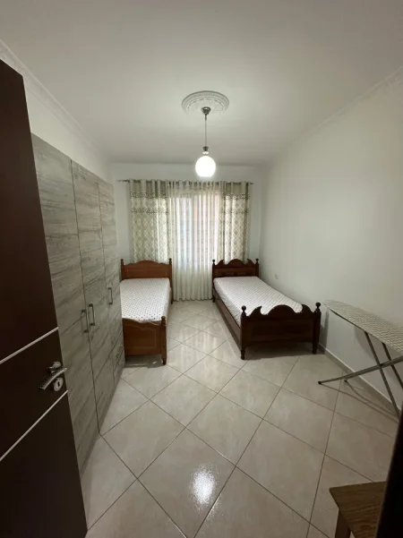 Tirane, jepet me qera apartament 2+1+Aneks+Ballkon Kati 2, 100 m² 55.000 € (Rruga Abaz Ermenji)