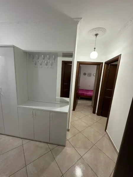 Tirane, jepet me qera apartament 2+1+Aneks+Ballkon Kati 2, 100 m² 55.000 € (Rruga Abaz Ermenji)