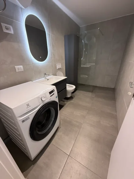 Tirane, jepet me qera apartament 1+1+Ballkon Kati 6, 60 m², 49.000 Lekë (Akses Tirana)
