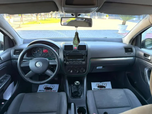 Fier, shes makine VW GOLF 5-1.9 DIESEL TDI-MANUAL-LETRAT PAGUARA -069 44 00 305 Nafte, blu e errët manuale Kondicioner 295.000 km 2.600 €