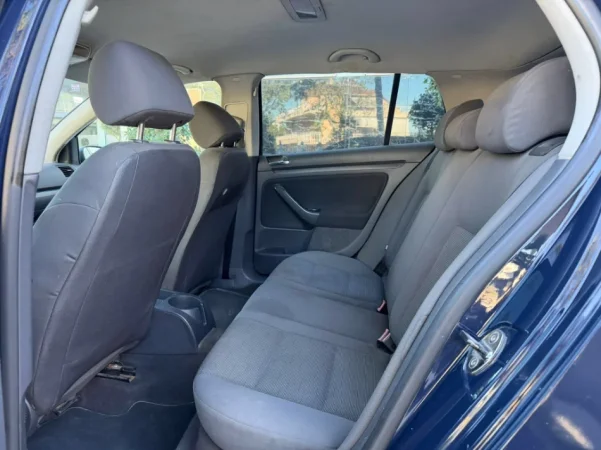 Fier, shes makine VW GOLF 5-1.9 DIESEL TDI-MANUAL-LETRAT PAGUARA -069 44 00 305 Nafte, blu e errët manuale Kondicioner 295.000 km 2.600 €