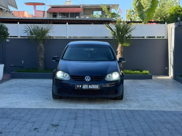 Fier, shes makine VW GOLF 5-1.9 DIESEL TDI-MANUAL-LETRAT PAGUARA -069 44 00 305 Nafte, blu e errët manuale Kondicioner 295.000 km 2.600 €