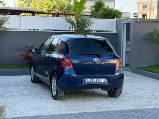 Fier, shes makine TOYOTA YARIS-1.4 DIESEL 4D4-AUTOMATIK-PER PATENTAT E REJA Nafte, blu Kondicioner 275.000 km 3.900 €