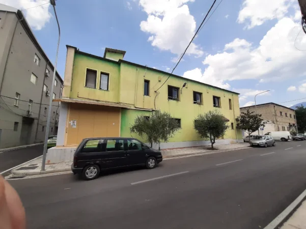 Tirane, shitet 2 Katshe Kati 2, 750 m² 950.000 € 