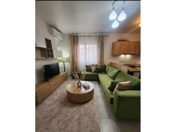 Tirane, jepet me qera apartament 2+1 Kati 3, 81 m² 600 € 