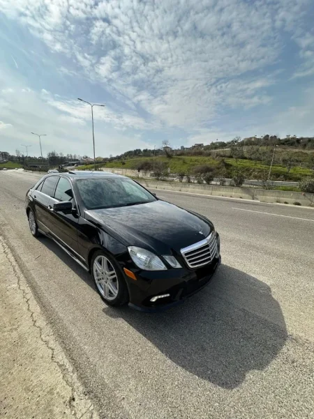 Tirane, shitet E Class 350 Benzin, e zeze automatik Kondicioner 205 km 10.500 €