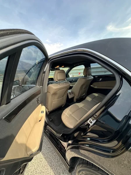 Tirane, shitet E Class 350 Benzin, e zeze automatik Kondicioner 205 km 10.500 €