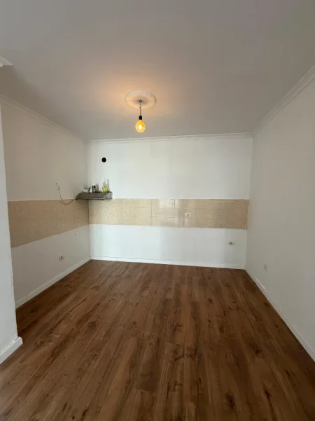 Tirane, shitet apartament 2+1 Kati 3, 90 m² 140.000 € (Astir kompleksi Fratari)