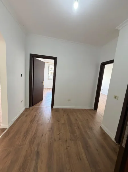 Tirane, shitet apartament 2+1 Kati 3, 90 m² 140.000 € (Astir kompleksi Fratari)