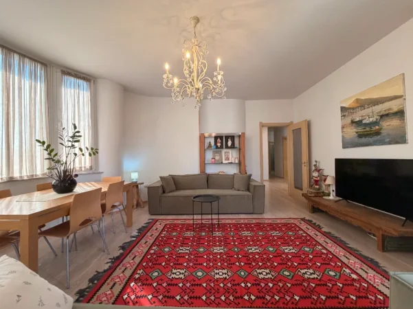 Tirane, shitet apartament 3+1+Ballkon Kati 4, 135 m² 265.000 € (Rruga Jordan Misja)