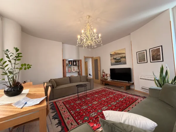 Tirane, shitet apartament 3+1+Ballkon Kati 4, 135 m² 265.000 € (Rruga Jordan Misja)