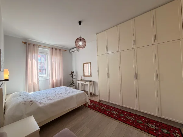 Tirane, shitet apartament 3+1+Ballkon Kati 4, 135 m² 265.000 € (Rruga Jordan Misja)