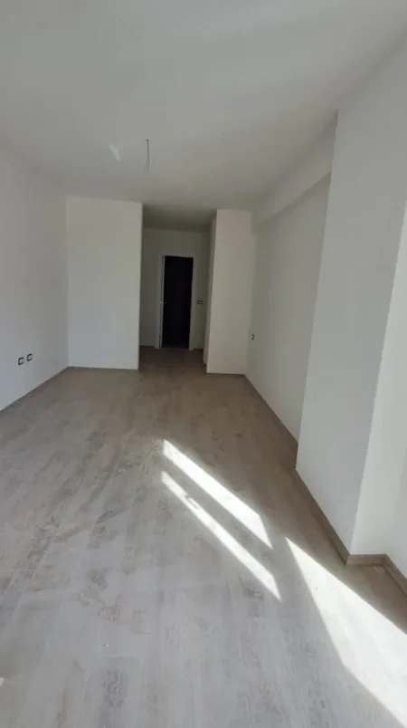 Tirane, shitet apartament 2+1 Kati 10, 121 m² 192.700 € 