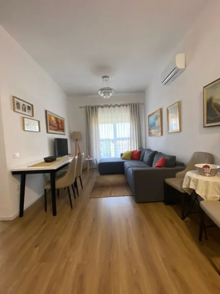 Tirane, shes apartament 1+1+Ballkon Kati 6, 59 m² 125.000 € (Ali Demi, Rezidenca Kadiu)