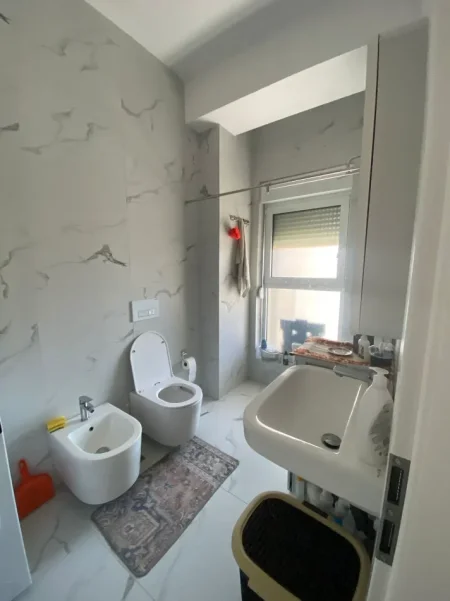 Tirane, shes apartament 1+1+Ballkon Kati 6, 59 m² 125.000 € (Ali Demi, Rezidenca Kadiu)